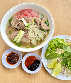 PHỞ NOODLE SOUP